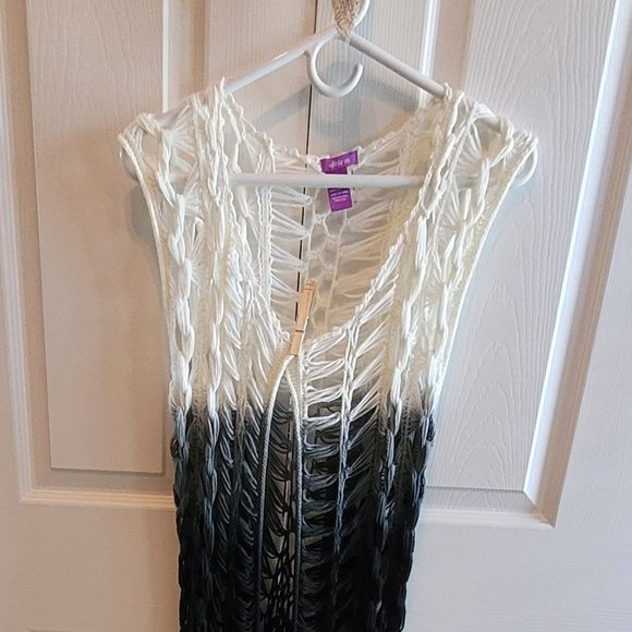 Olivia M. Ombre Three-Tone Crocheted Vest With fringe - Size M - Picture 3 of 11